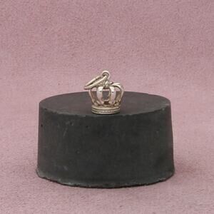 sterling silver vintage 3d royal crown charm